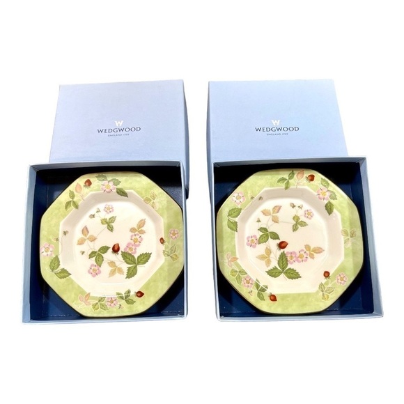TWO, VINTAGE, WEDGWOOD, WILD STRAWBERRY, BONE CHINA, 5” TRINKET DISHES. - Picture 1 of 6
